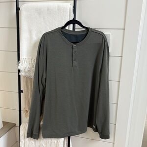 Vuori Long Sleeve Ease Performance Henley. Olive. Size XXL.